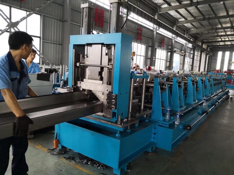 Z型鋼成型機(jī)設(shè)備生產(chǎn)線 Z型鋼成型機(jī)設(shè)備生產(chǎn)線