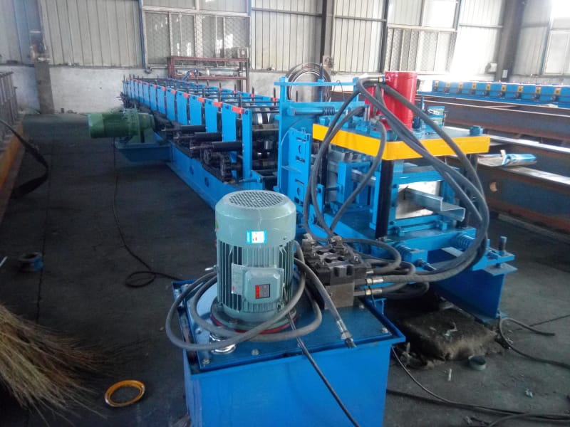 Z型鋼成型機(jī)設(shè)備生產(chǎn)線 Z型鋼成型機(jī)設(shè)備生產(chǎn)線
