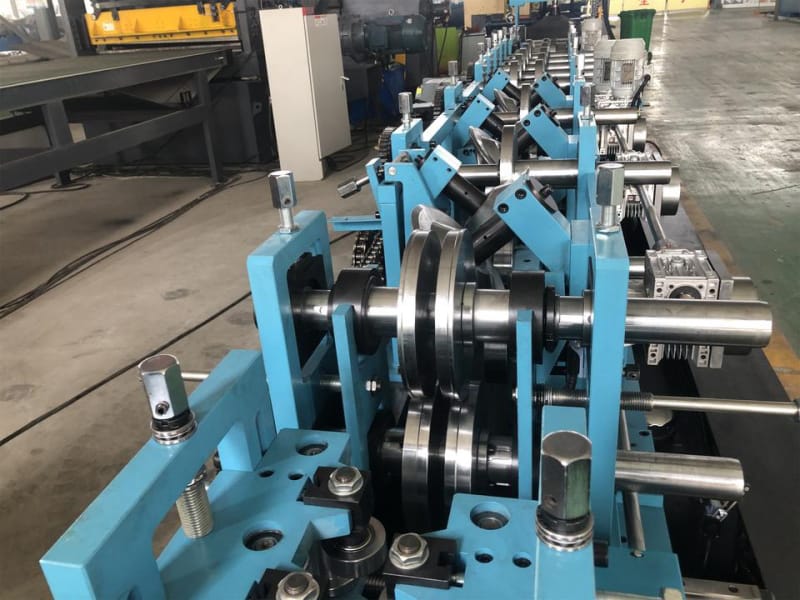 CZ型鋼成型機設(shè)備生產(chǎn)線 CZ型鋼成型機設(shè)備生產(chǎn)線