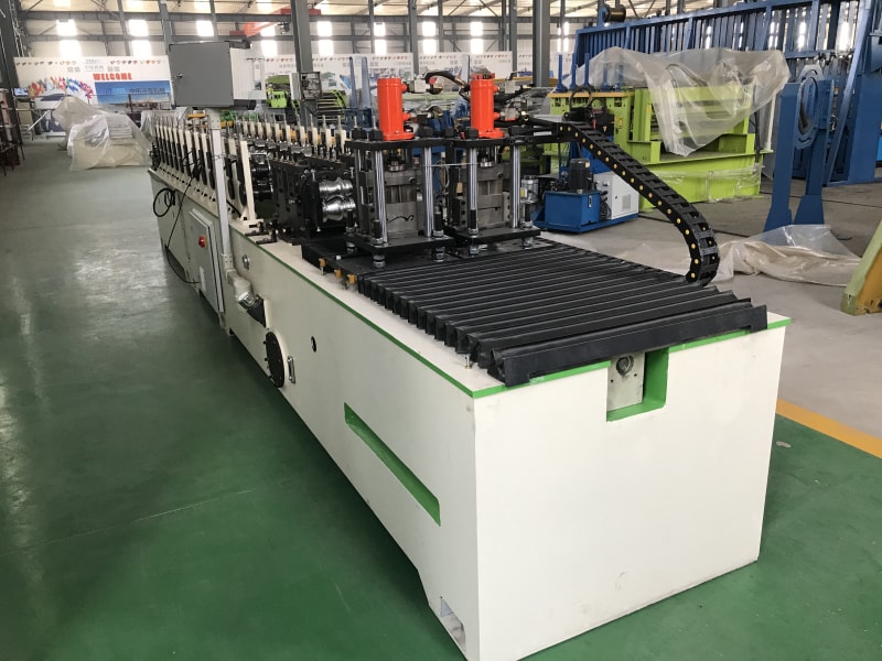 金屬卷簾門成型機