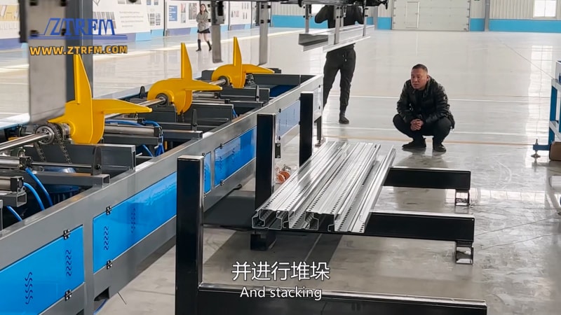 貨架立柱設(shè)備 - 中拓冷彎讓生產(chǎn)更簡(jiǎn)單 貨架立柱設(shè)備 - 中拓冷彎讓生產(chǎn)更簡(jiǎn)單