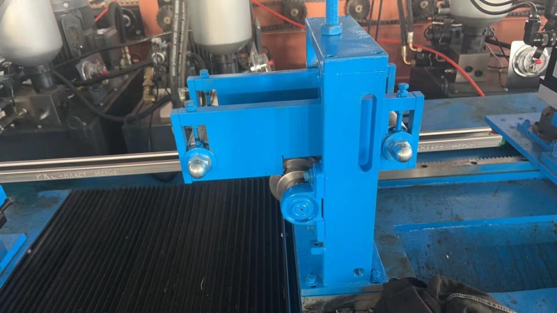 俄羅斯客戶親臨體驗光伏支架設(shè)備試機與驗貨過程 俄羅斯客戶親臨體驗光伏支架設(shè)備試機與驗貨過程