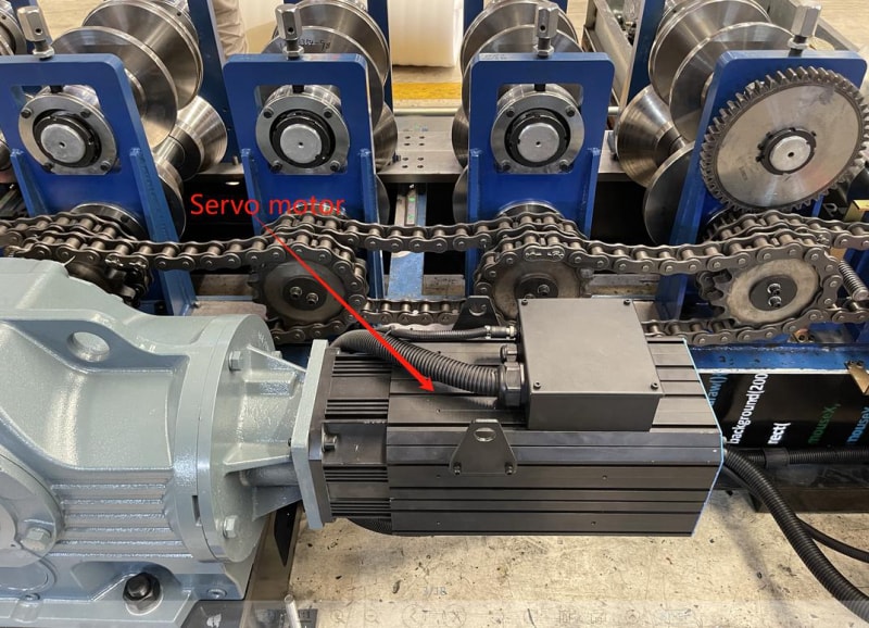 巴西客戶全自動(dòng)PLC觸摸屏尺寸可調(diào)節(jié)CZ型鋼設(shè)備 巴西客戶全自動(dòng)PLC觸摸屏尺寸可調(diào)節(jié)CZ型鋼設(shè)備