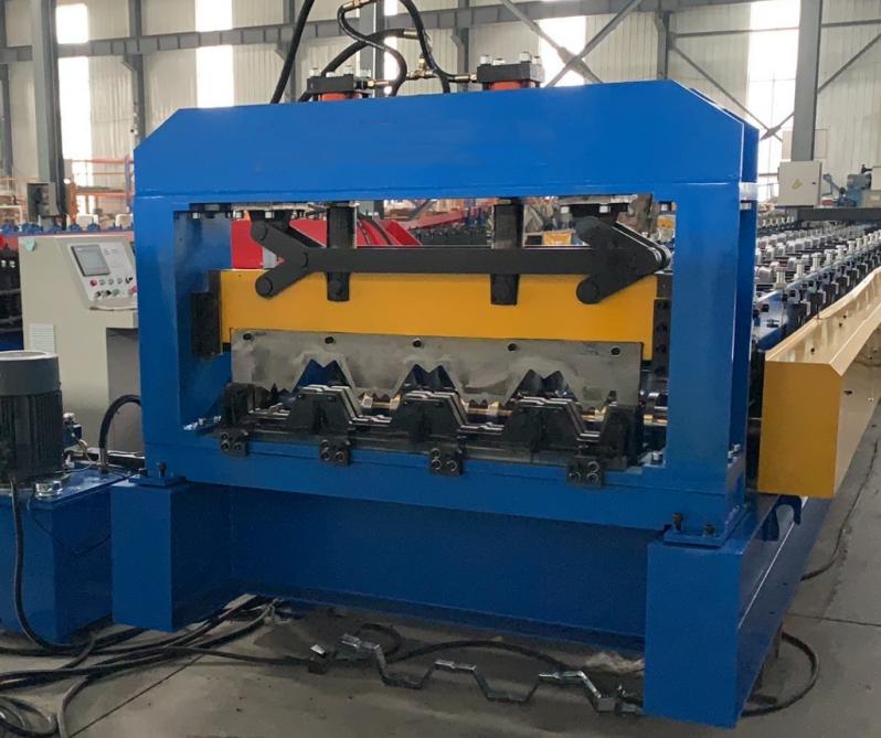 樓承板成型機的主要部件有哪些？