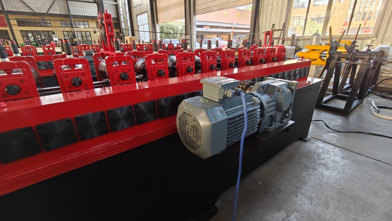 一機(jī)多用：如何用一臺(tái)龍骨機(jī)設(shè)備生產(chǎn)主骨T型鋼和付骨T型鋼？