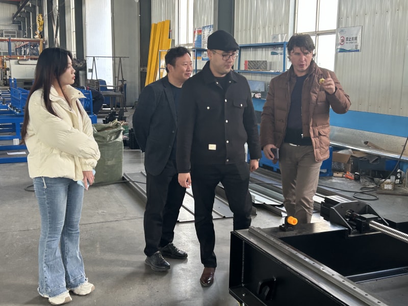 俄羅斯客戶實地考察工廠三臺設備成功簽約合作未來長期合作可期 俄羅斯客戶實地考察工廠三臺設備成功簽約合作未來長期合作可期