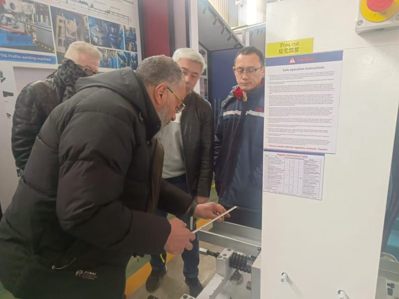 出口沙特地區(qū)的型鋼機設(shè)備，中拓冷彎工程師展實力以專業(yè)攻克小邊與腰高難題