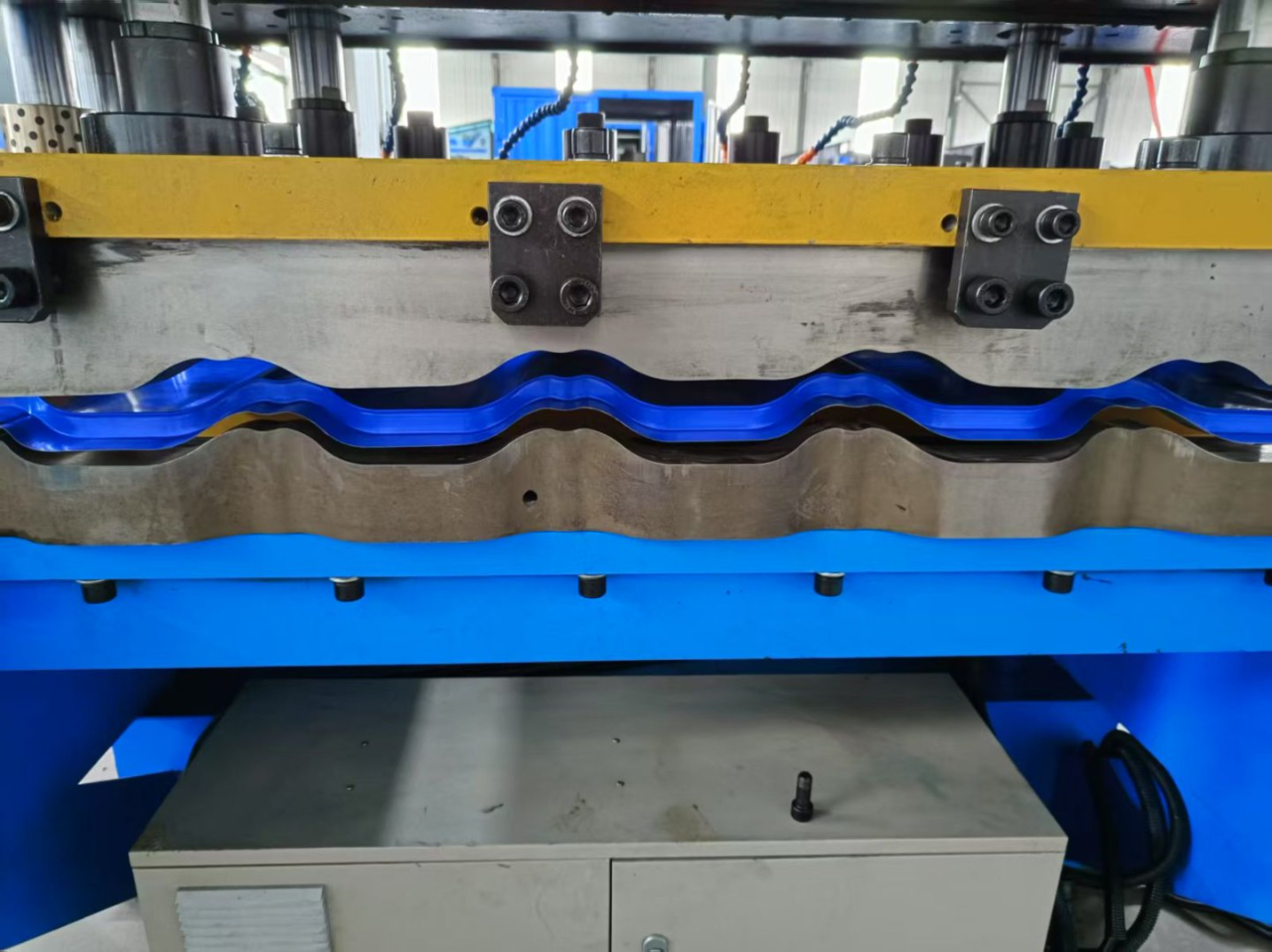 中拓琉璃瓦機(jī):令人震驚的制瓦器械 中拓琉璃瓦機(jī):令人震驚的制瓦器械