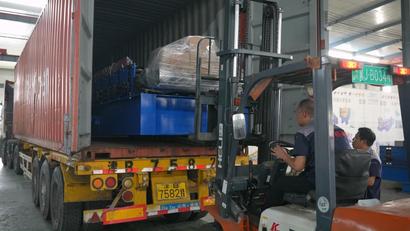 中拓冷彎成型設(shè)備:長(zhǎng)途運(yùn)輸考驗(yàn)下設(shè)備品質(zhì)始終如一? 中拓冷彎成型設(shè)備:長(zhǎng)途運(yùn)輸考驗(yàn)下設(shè)備品質(zhì)始終如一?